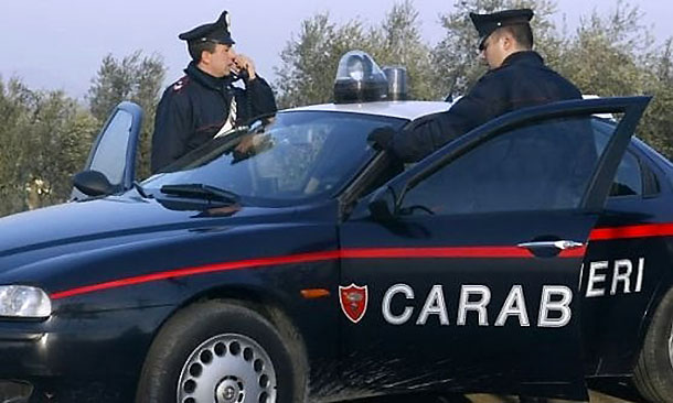 carabinieri auto uomini 610