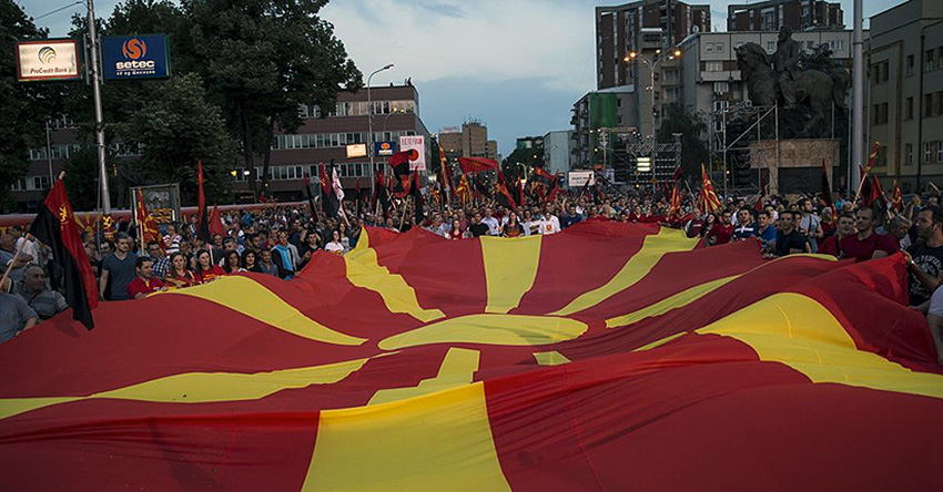 manifestazione bandiera macedonia c reuters marko djurica