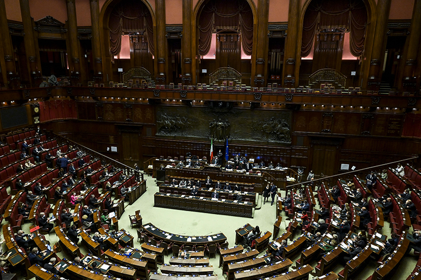 Dal Tribunale al Parlamento: trentasei eletti sono indagati, imputati o condannati