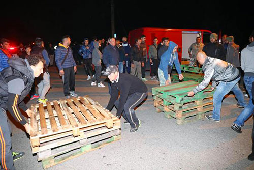 barricate goro migranti 500