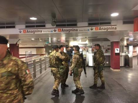 militari roma metro